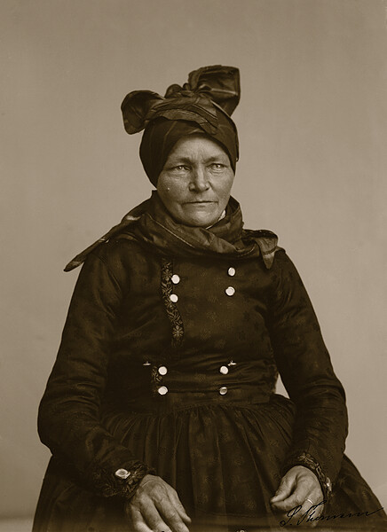 S&oslash;nderho, Fan&oslash;: Maren Sonnichsen
